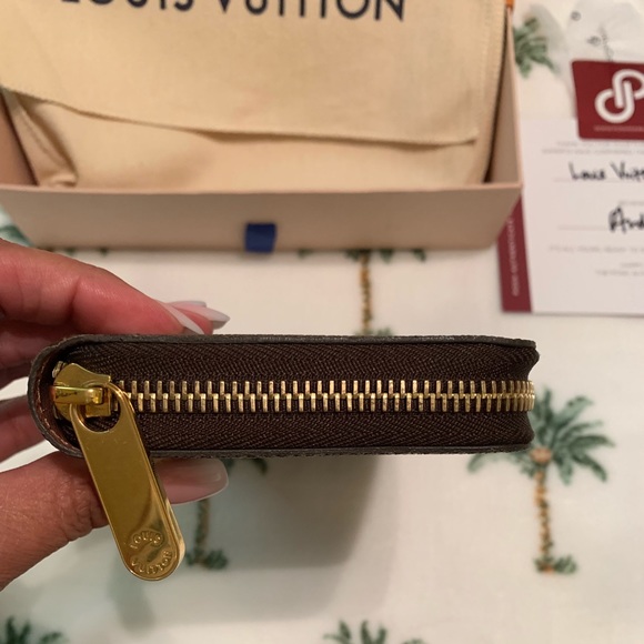 Louis Vuitton Zippy Wallet SOLD - Picture 2 of 8